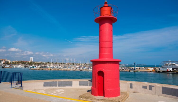 prepárate para vivir una experiencia única llena de actividades para toda la familia, impresionantes desfiles, y la oportunidad de sumergirte en la cultura local de la Costa Dorada.